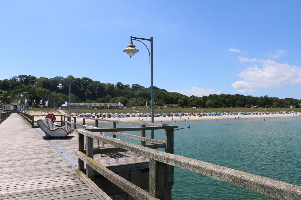 Rügener Ferienhäuser am Hochufer Goehren  Exterior foto
